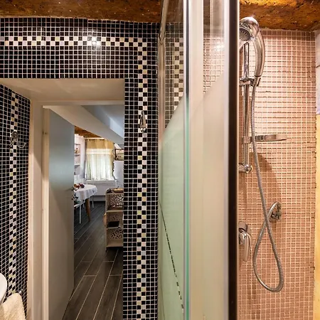 Ln Luxe Canal View Apartment